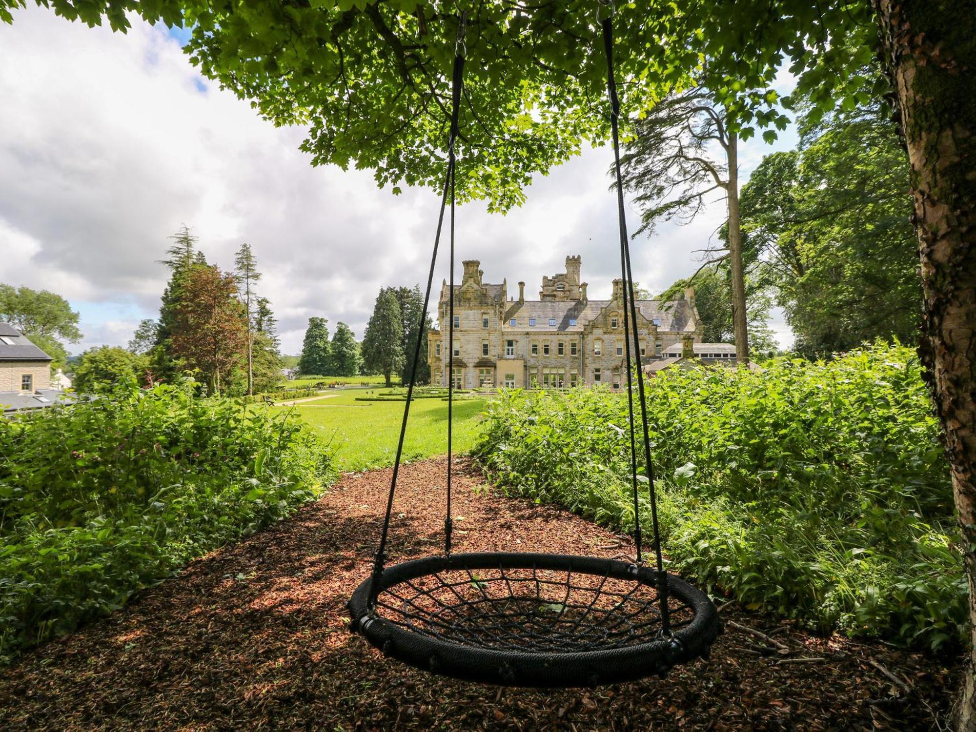The Violet Suite Stone Cross Mansion Ulverston Εξωτερικό φωτογραφία