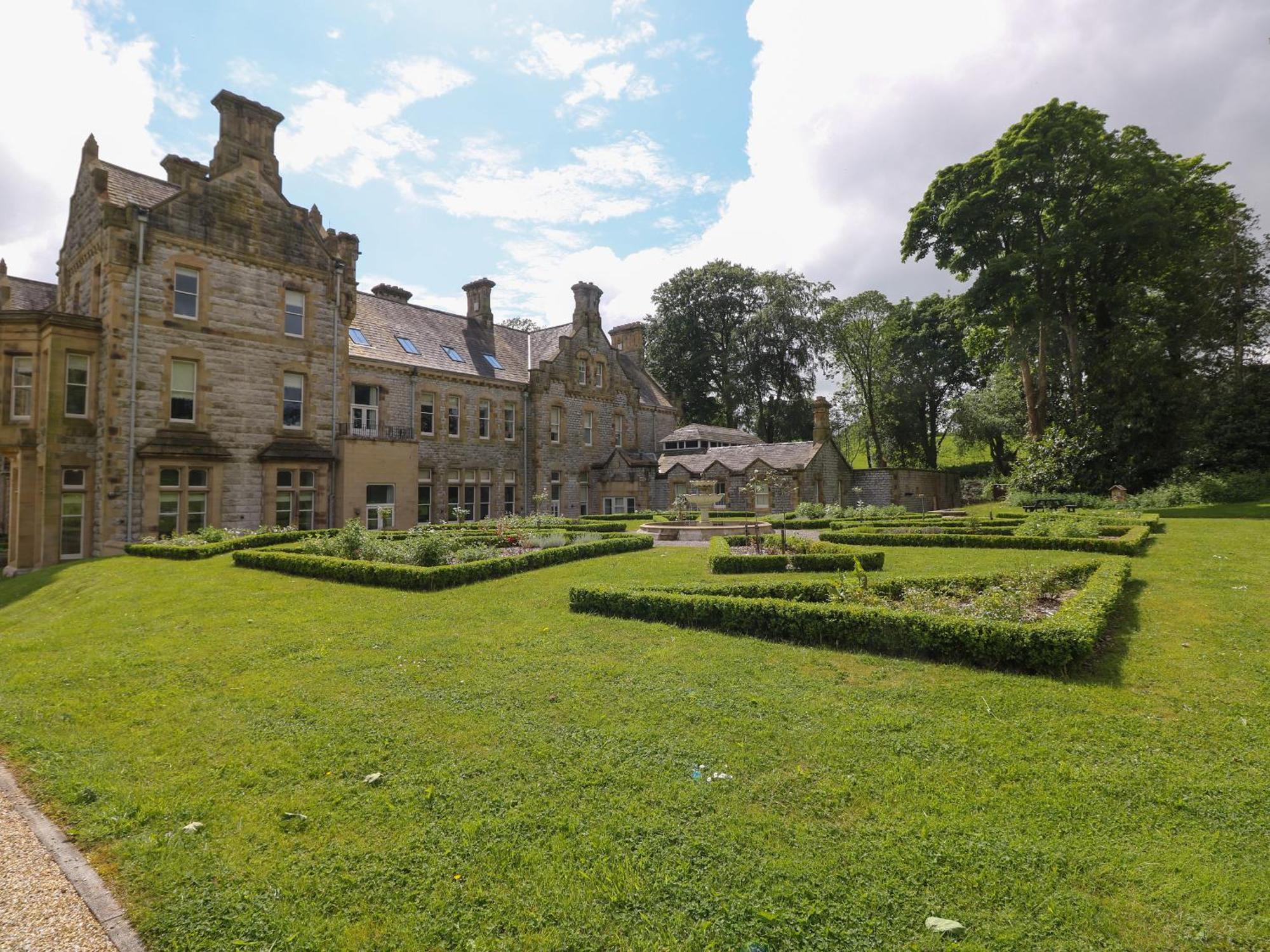 The Violet Suite Stone Cross Mansion Ulverston Εξωτερικό φωτογραφία
